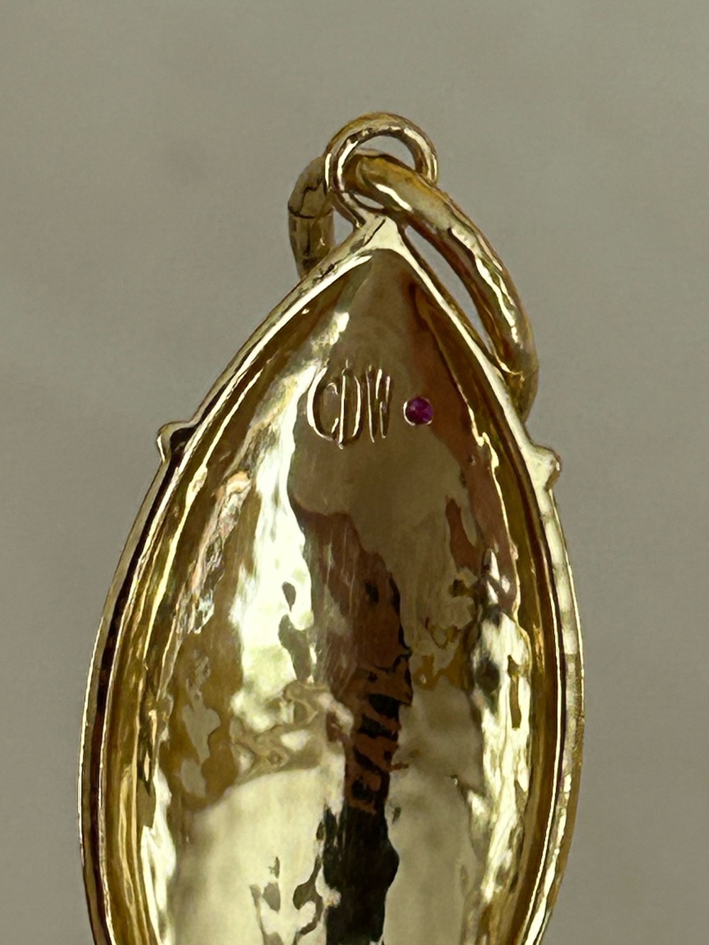 CAPUCINE DE WULF oversized fish charm 🐠 - Picture 4 of 5